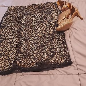 "Lookin Good" in this Pretty Ann Taylor Skirt for "That Size 2 Girl"